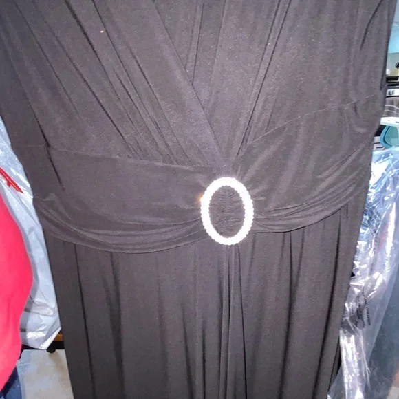 Size 14 , long black party dress with accent belt - Picture 4 of 4